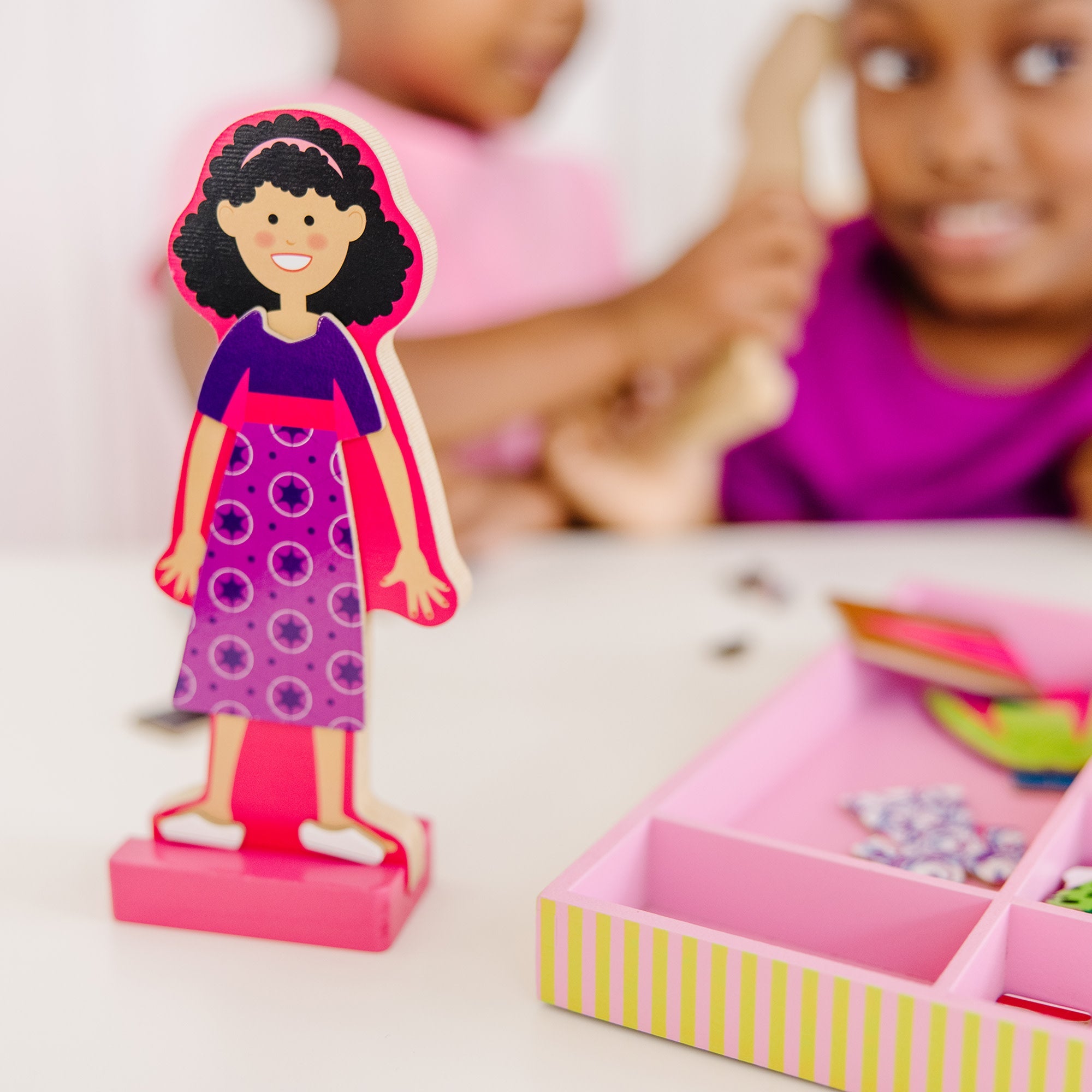 Abby & Emma Magnetic Pretend Play J8