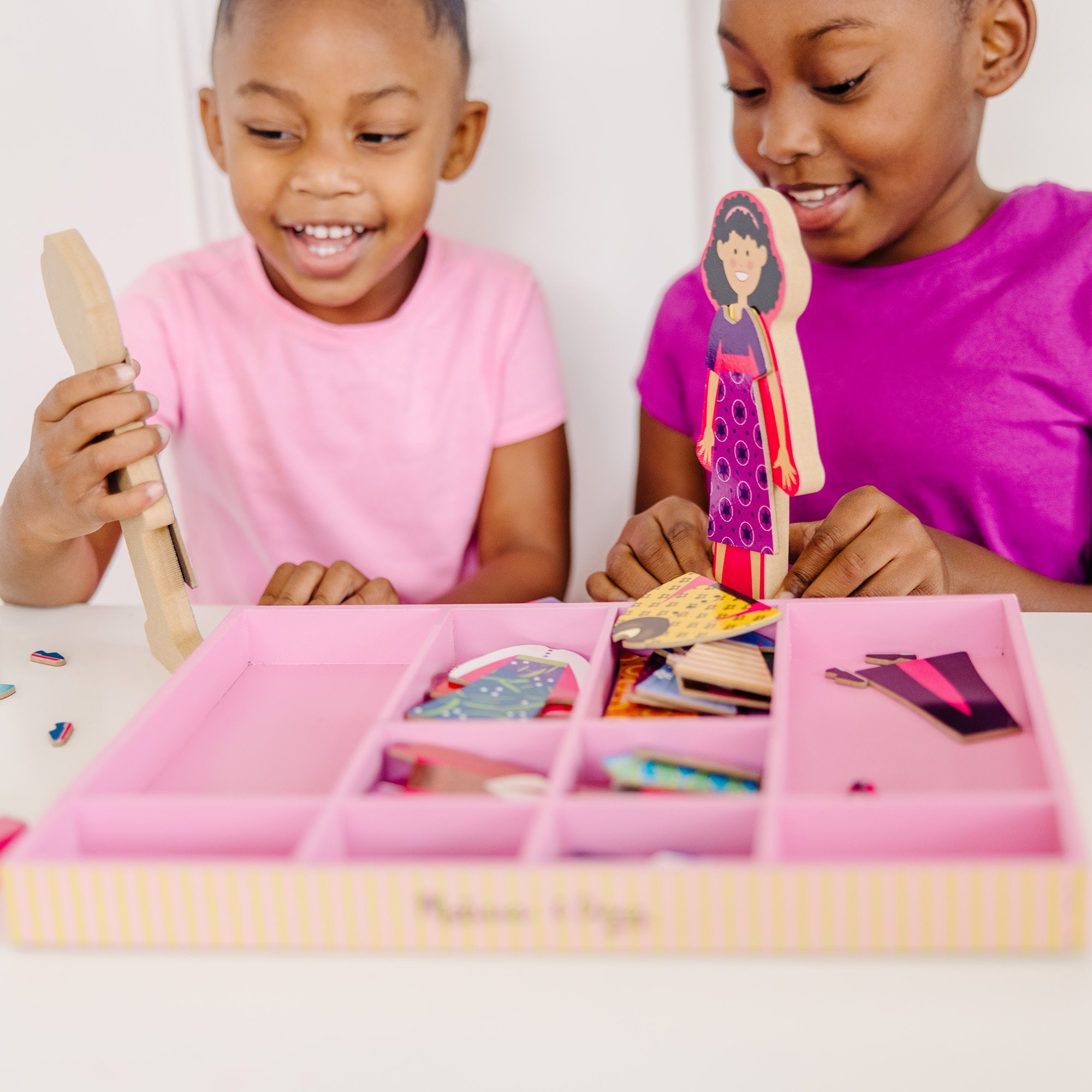 Abby & Emma Magnetic Pretend Play J8