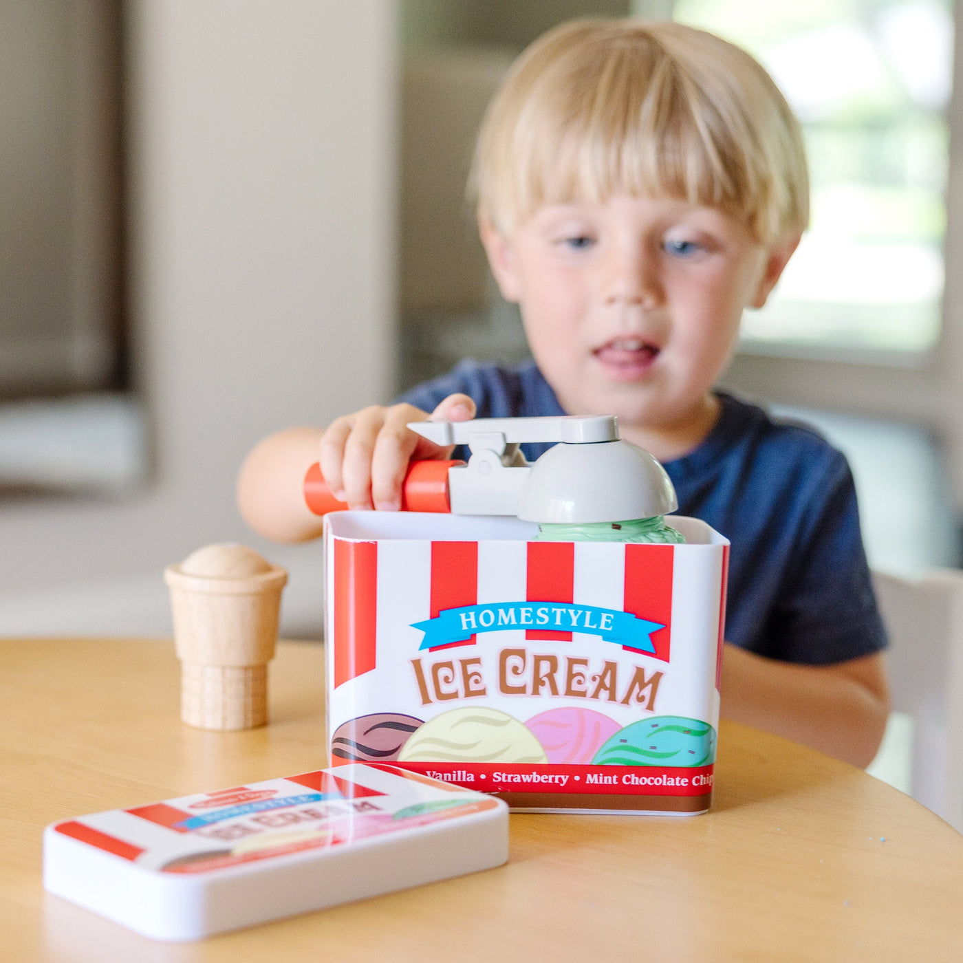 Scoop & Stack Ice Cream Cone Magnetic Play Set D9
