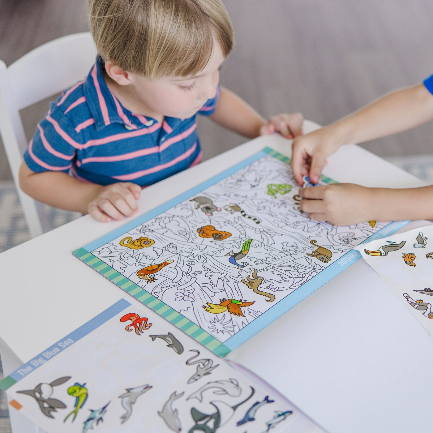Seek & Find Sticker Pad – Animals T4
