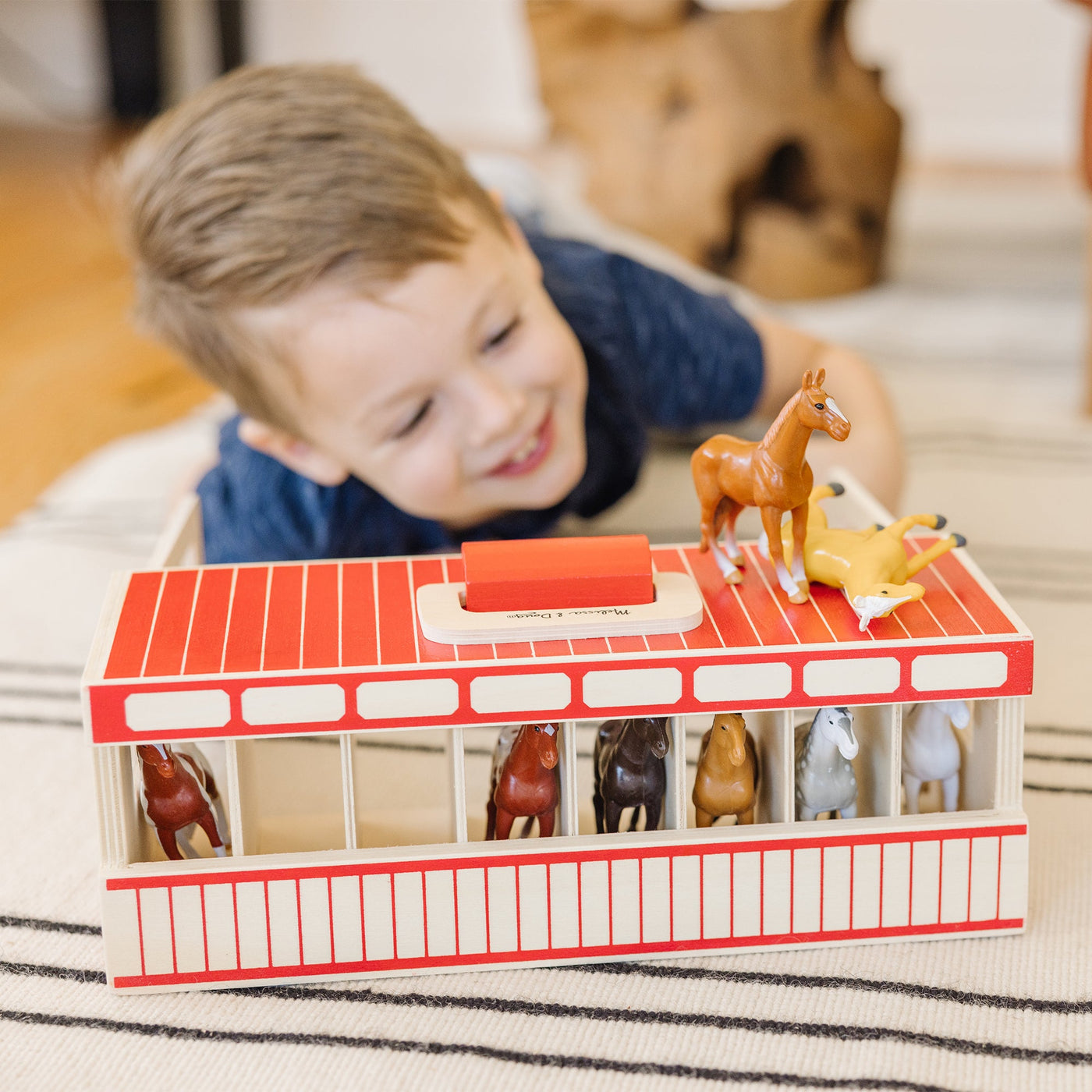 Take-Along Show-Horse Stable S7